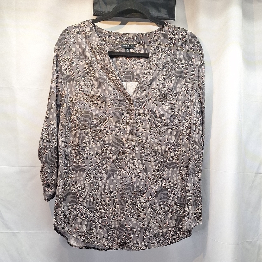Torrid 1 Leopard Harper 3/4 Sleeve Pull Over Top Plus Size Blouse 1X